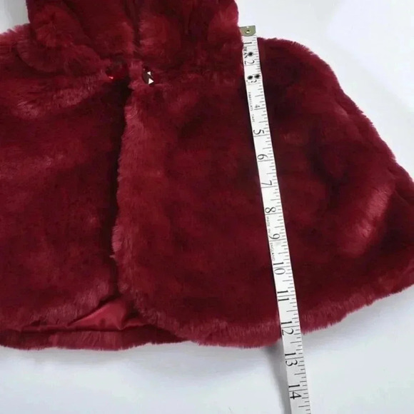 Disney Store Red Faux Fur Cape Poncho Halloween Capelet Hood Size XS - Picture 7 of 7